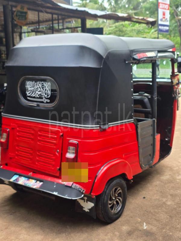 Bajaj Three Wheel 2015 - பயன்படுத்தப்பட்டது முச்சக்கர வண்டி sale in Sri Lanka - patpat.lk