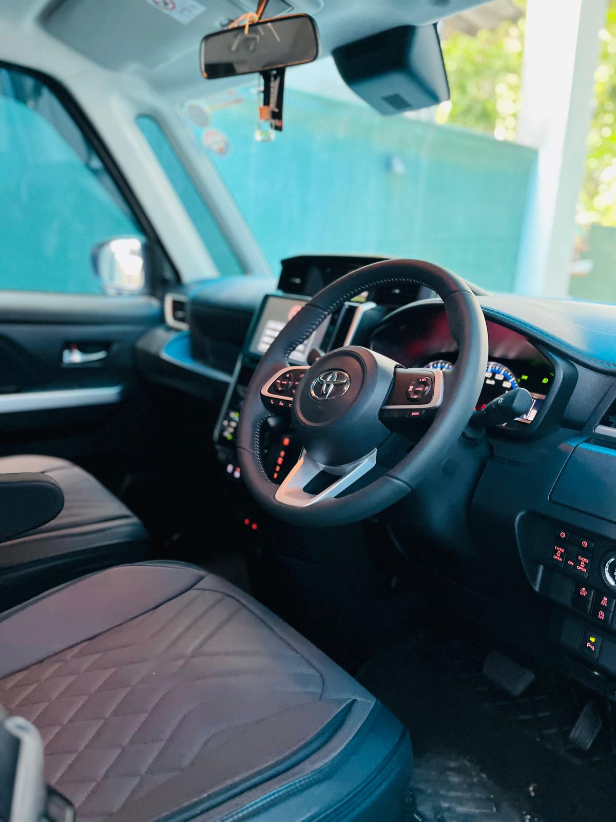Toyota Roomy 2025 - නැවත සකස් කල වෑන් රථය sale in Sri Lanka - patpat.lk