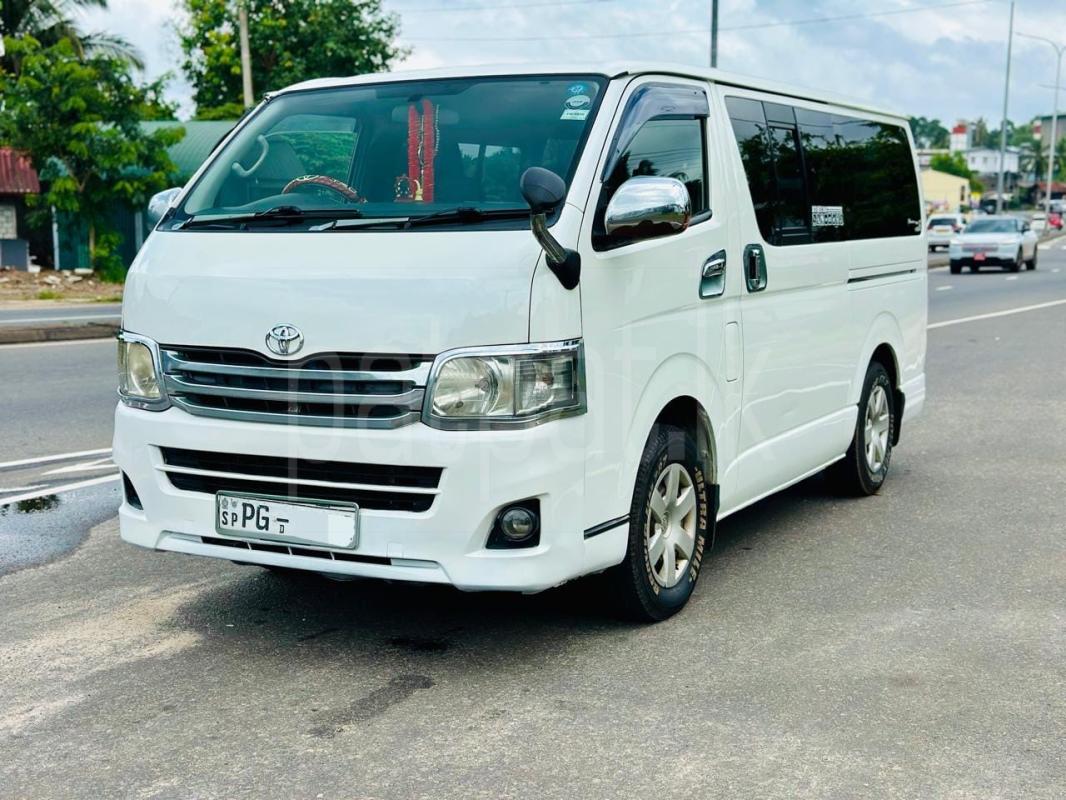 Toyota Hiace 2011 - பயன்படுத்தப்பட்டது வேன் sale in Sri Lanka - patpat.lk