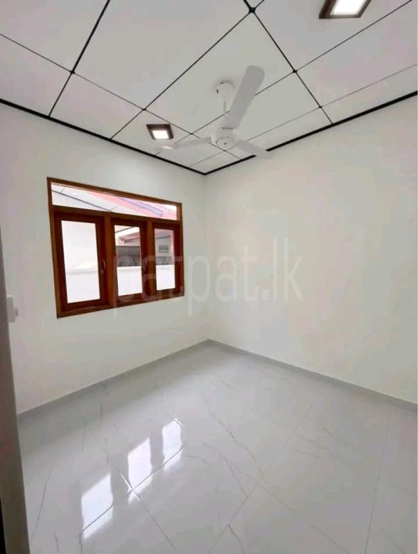 House for Sale in Athurugiriya