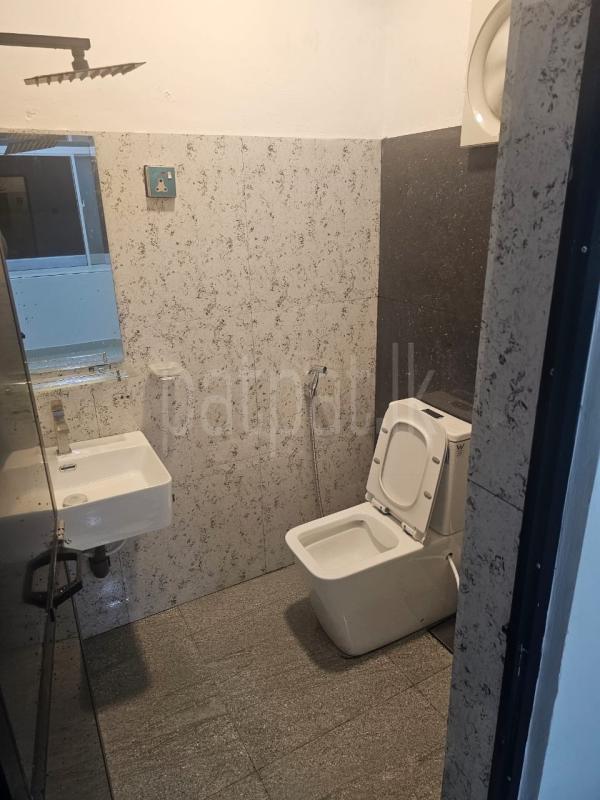 Unfurnished Apartment for Sale in Kollupitiya (Colombo 03)