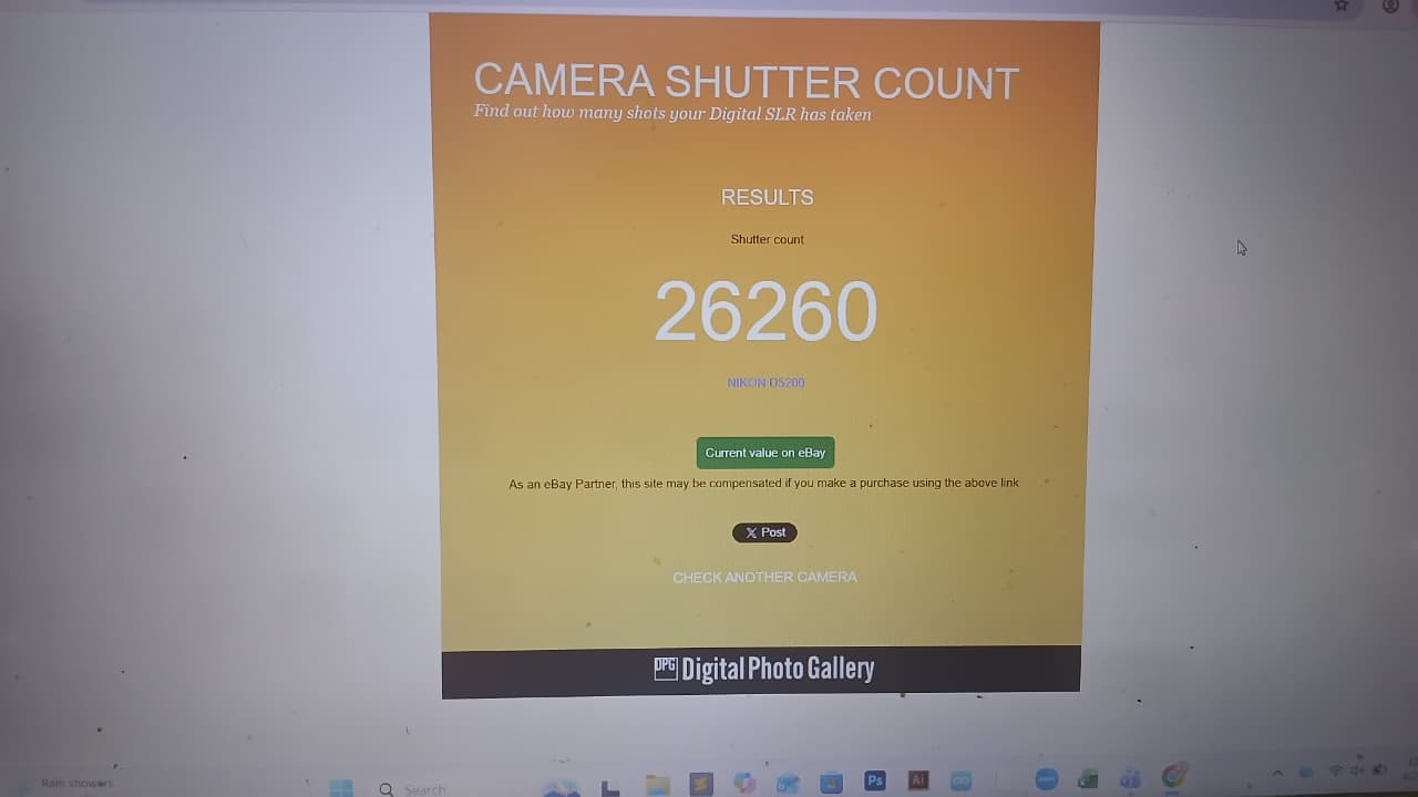 Nikon D5200 Camera එකක් – Kit Lens + Zoom (70-300mm) Box සමඟ