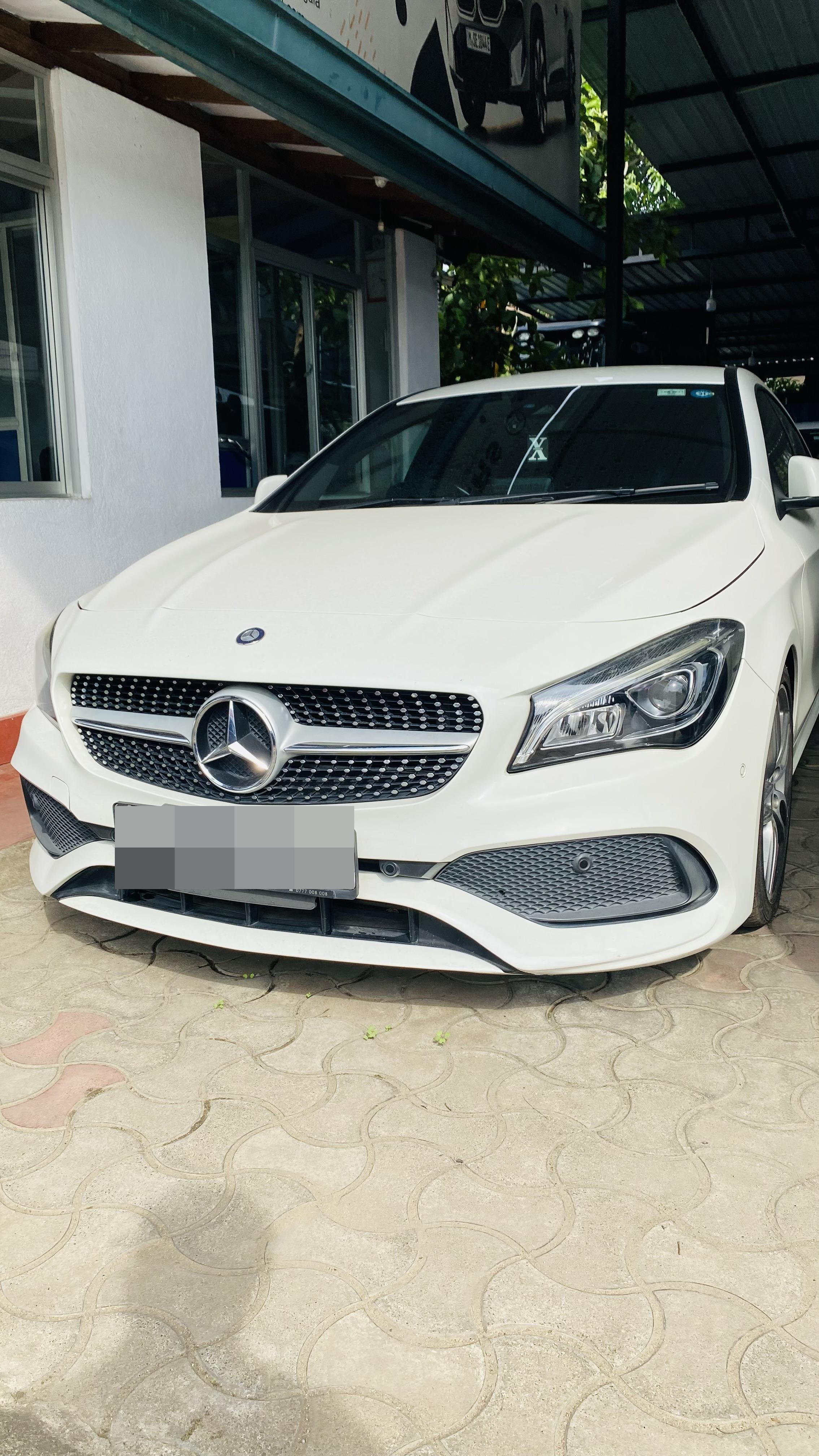 Mercedes Benz E200 2017 - பயன்படுத்தப்பட்டது கார் sale in Sri Lanka - patpat.lk