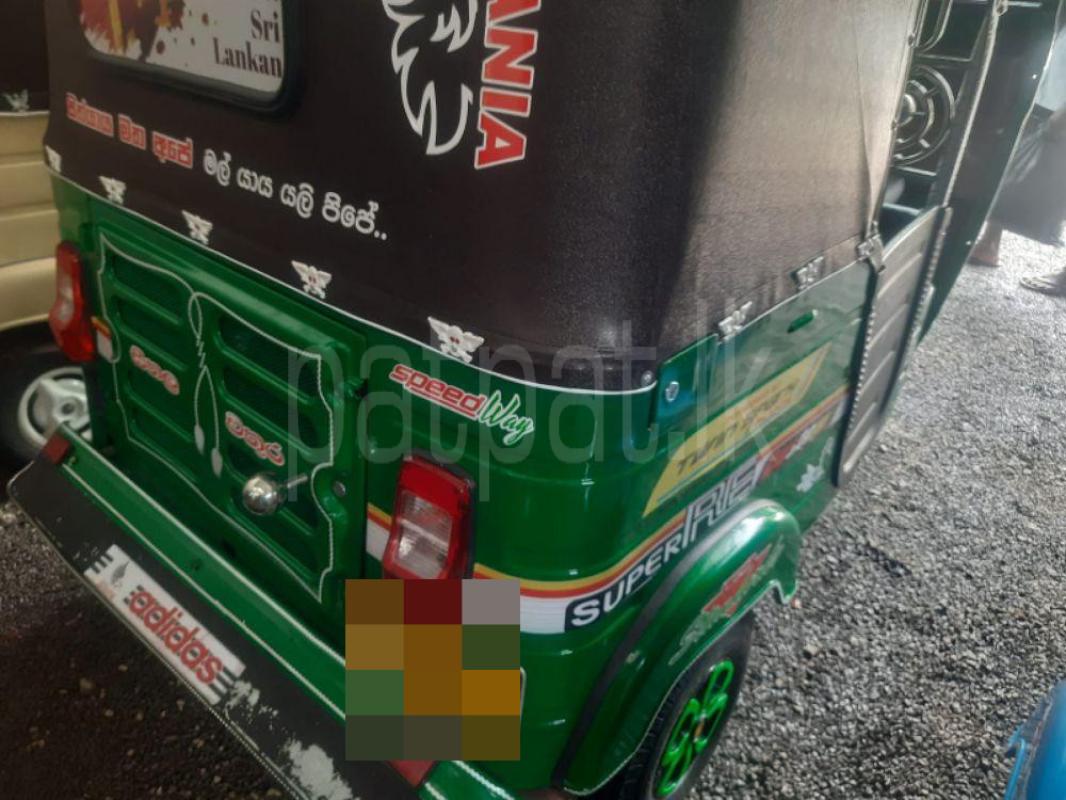 Bajaj Three Wheel 2016 - பயன்படுத்தப்பட்டது முச்சக்கர வண்டி sale in Sri Lanka - patpat.lk