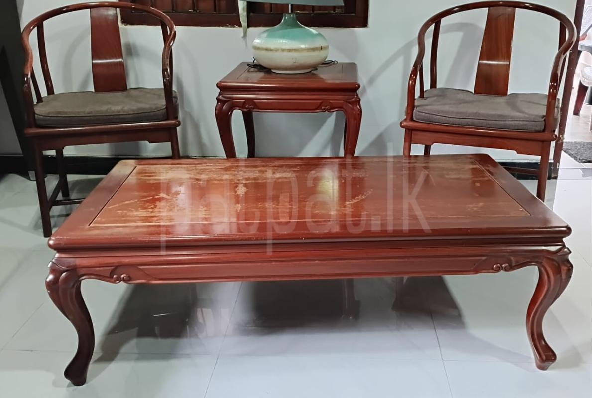 "Waisted" Style ​This table features a classic "Waisted" design (known in Chinese as Shu Yao).
