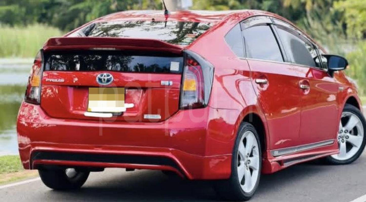 Toyota Prius 2013 - பயன்படுத்தப்பட்டது கார் sale in Sri Lanka - patpat.lk