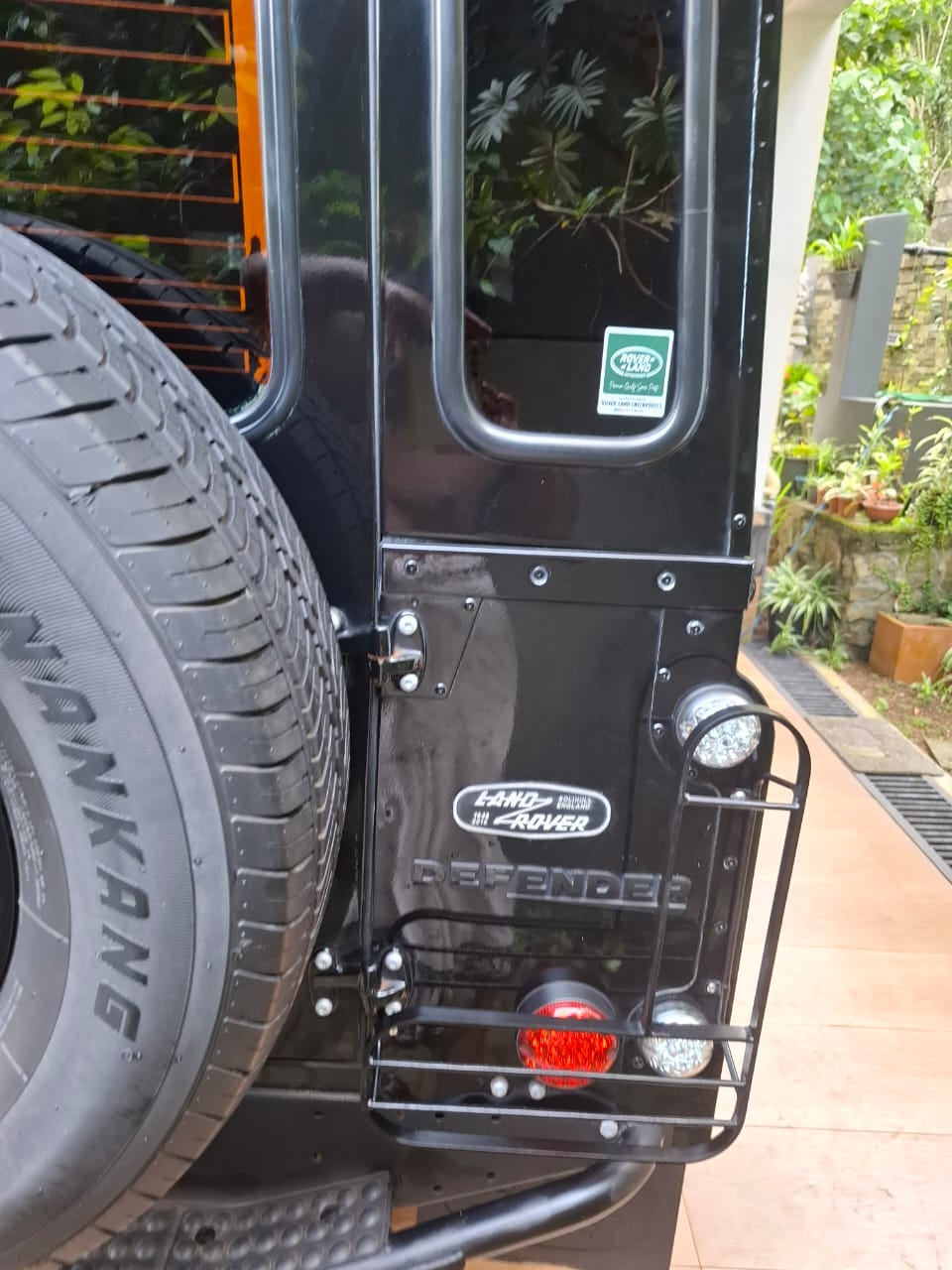 Land Rover Defender 2015 - Used SUV sale in Sri Lanka - patpat.lk