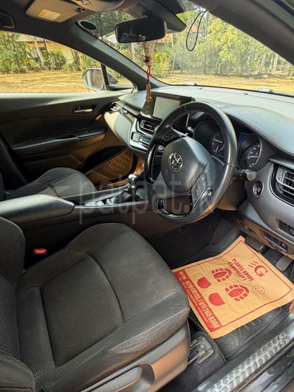 Toyota CHR 2017 - Used SUV sale in Sri Lanka - patpat.lk
