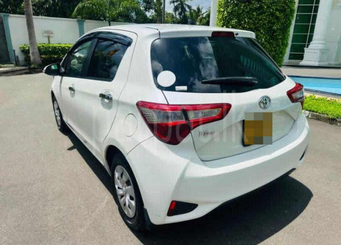 Toyota Vitz 2016 - பயன்படுத்தப்பட்டது கார் sale in Sri Lanka - patpat.lk