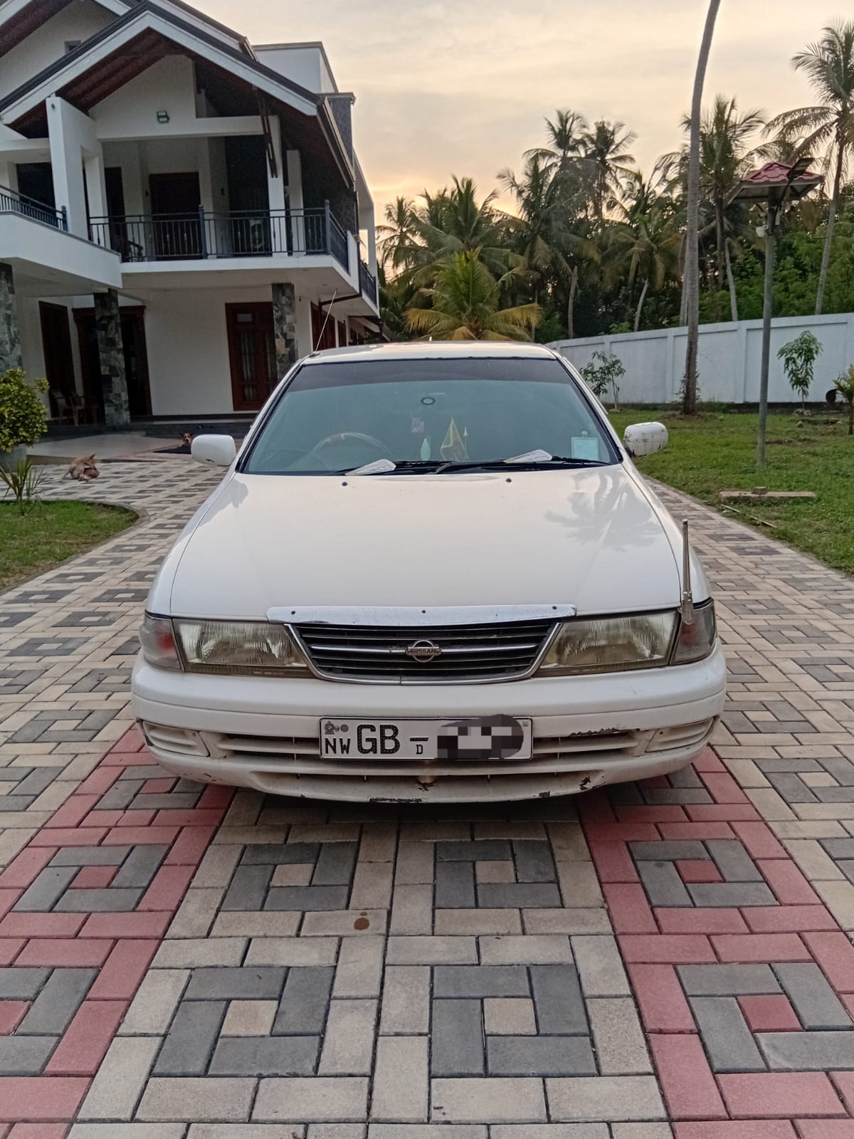 Nissan Sunny 2000 ads-image-1