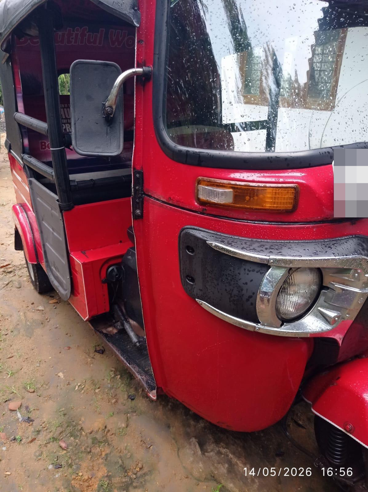 Bajaj Three Wheel 2019 - பயன்படுத்தப்பட்டது முச்சக்கர வண்டி sale in Sri Lanka - patpat.lk
