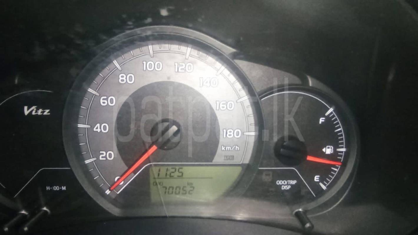 Toyota Vitz 2016 - பயன்படுத்தப்பட்டது கார் sale in Sri Lanka - patpat.lk