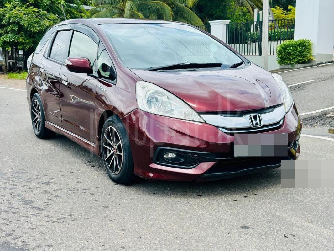 Honda FIT SHUTTLE 2014 - භාවිතා කරන ලද කාර් sale in Sri Lanka - patpat.lk