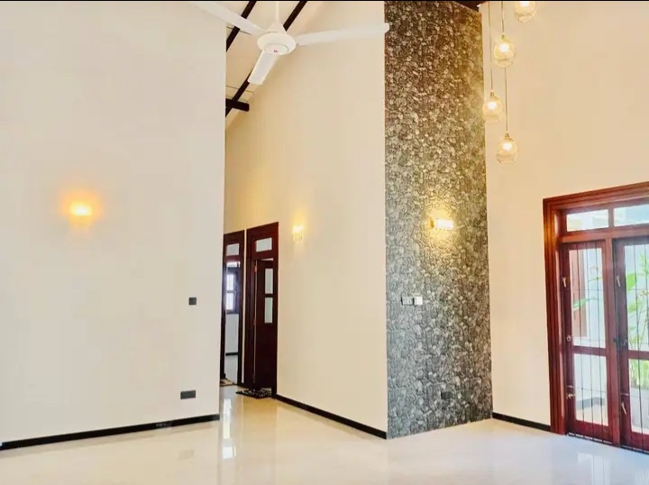 House for Sale in Athurugiriya