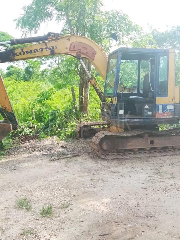 Komatsu Excavator 2000 - பயன்படுத்தப்பட்டது கனரக sale in Sri Lanka - patpat.lk