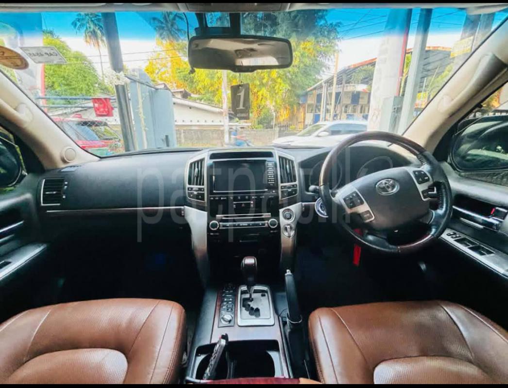 Toyota Land Cruiser 2015 - Used SUV sale in Sri Lanka - patpat.lk