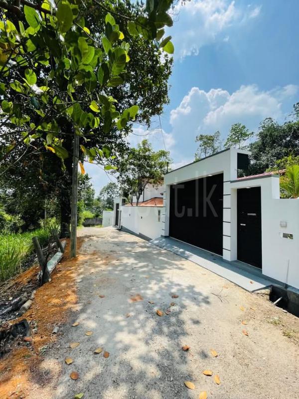 House for Sale in Athurugiriya ads-image-1