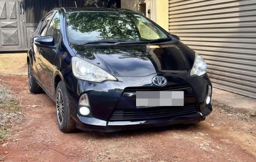 Toyota Aqua 2013 ads-image-1