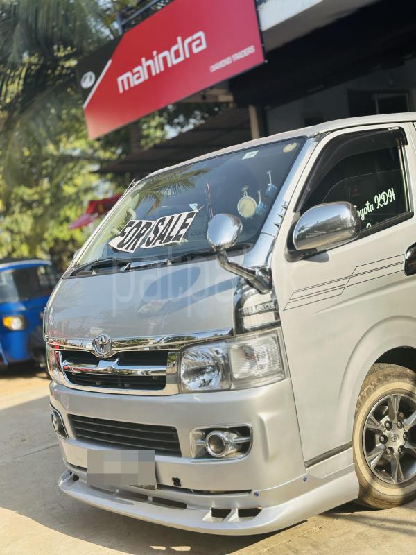 Toyota Hiace 2007 - பயன்படுத்தப்பட்டது வேன் sale in Sri Lanka - patpat.lk
