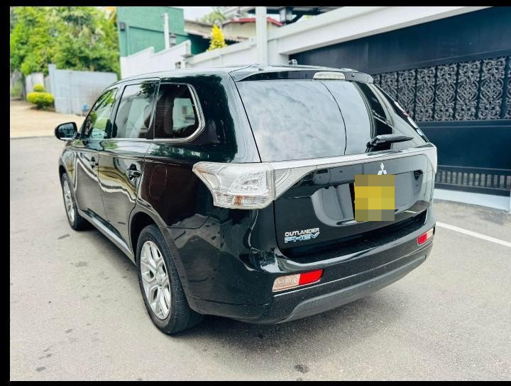 Mitsubishi Outlander 2014 - பயன்படுத்தப்பட்டது SUV sale in Sri Lanka - patpat.lk