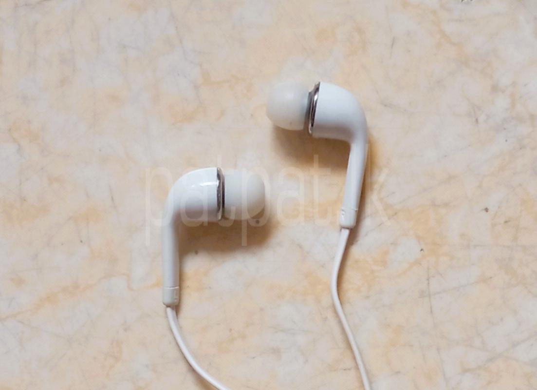 Samsung In-Ear Headphones for Sale ads-image-1