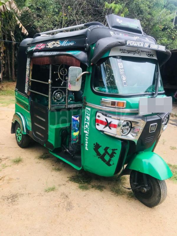 Bajaj Three Wheel 2015 - மறுசீரமைக்கப்பட்டது முச்சக்கர வண்டி sale in Sri Lanka - patpat.lk