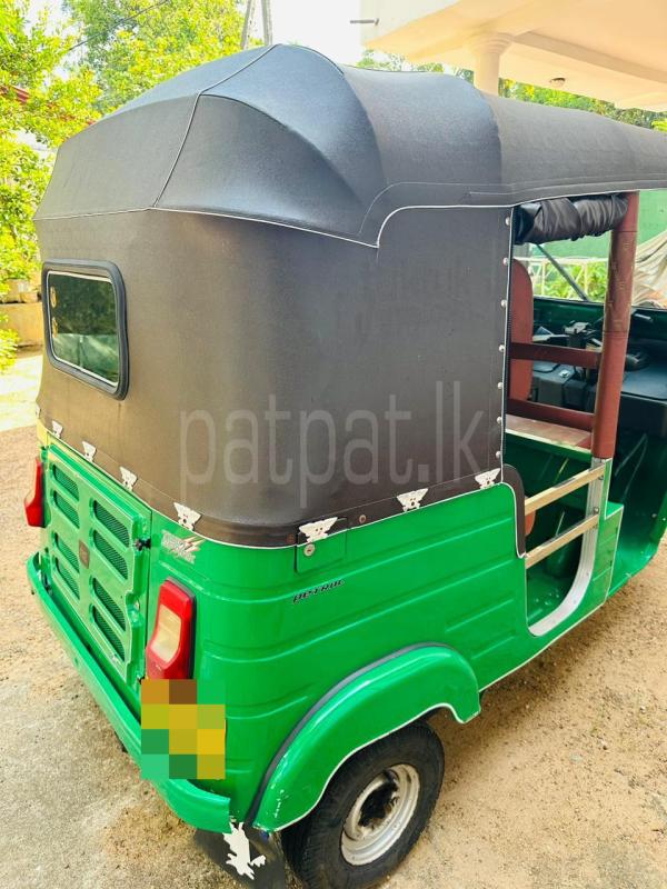 Bajaj 4 stroke 2020 - பயன்படுத்தப்பட்டது முச்சக்கர வண்டி sale in Sri Lanka - patpat.lk