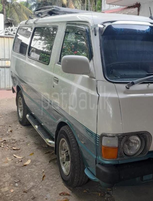 Toyota Hiace 1982 - භාවිතා කරන ලද වෑන් රථය sale in Sri Lanka - patpat.lk