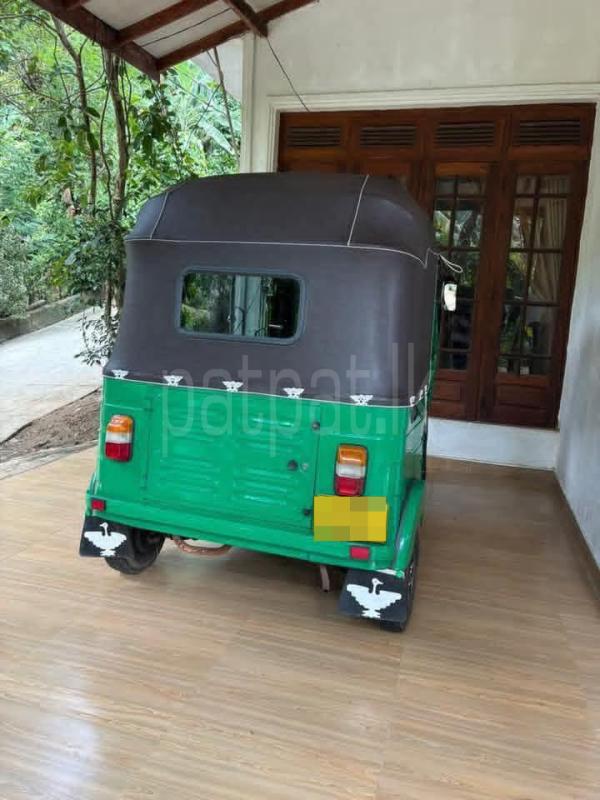 Bajaj 2 stroke 2005 - பயன்படுத்தப்பட்டது முச்சக்கர வண்டி sale in Sri Lanka - patpat.lk