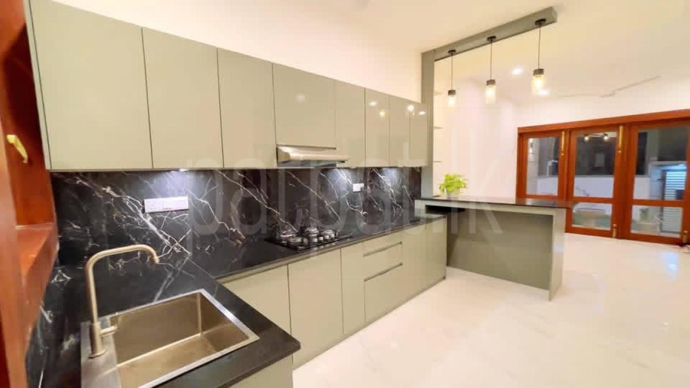 House for Sale in Athurugiriya