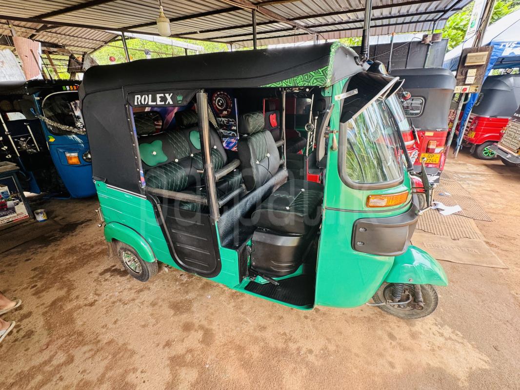 Bajaj Three Wheel 2019 - பயன்படுத்தப்பட்டது முச்சக்கர வண்டி sale in Sri Lanka - patpat.lk
