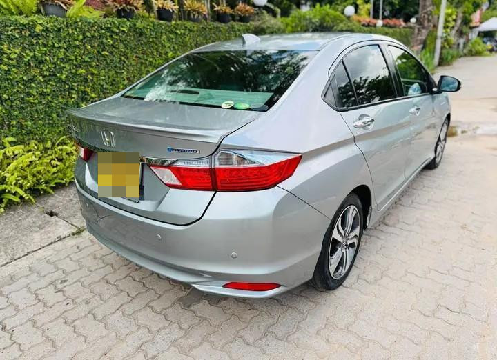 Honda Grace 2015 - Used Car sale in Sri Lanka - patpat.lk