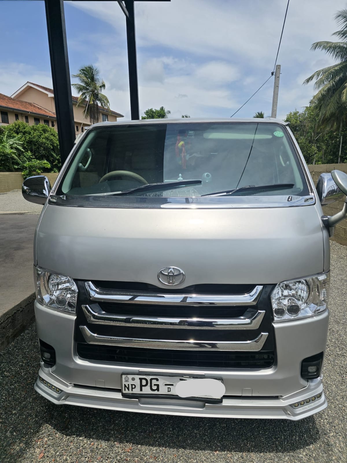 Toyota Hiace 2012 - Used Van sale in Sri Lanka - patpat.lk