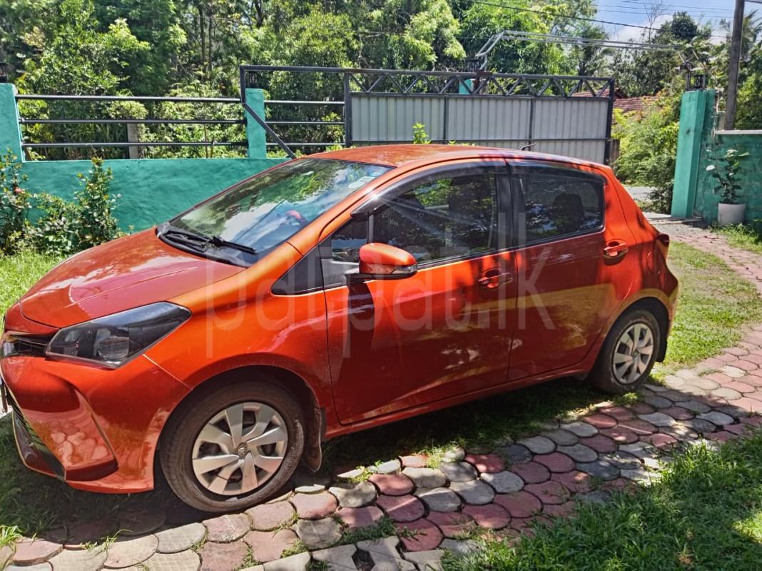 Toyota Vitz 2016 - பயன்படுத்தப்பட்டது கார் sale in Sri Lanka - patpat.lk