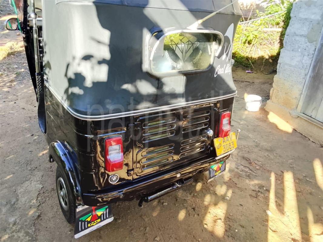 Bajaj Three Wheel 2014 - பயன்படுத்தப்பட்டது முச்சக்கர வண்டி sale in Sri Lanka - patpat.lk