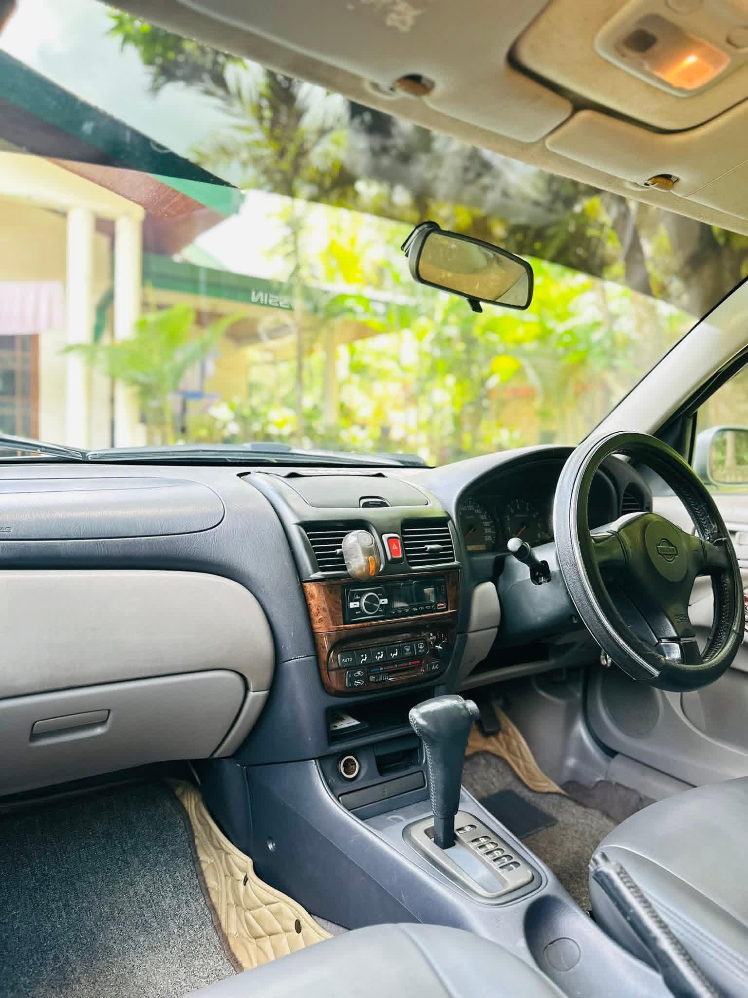Nissan N 16 2000 - භාවිතා කරන ලද කාර් sale in Sri Lanka - patpat.lk
