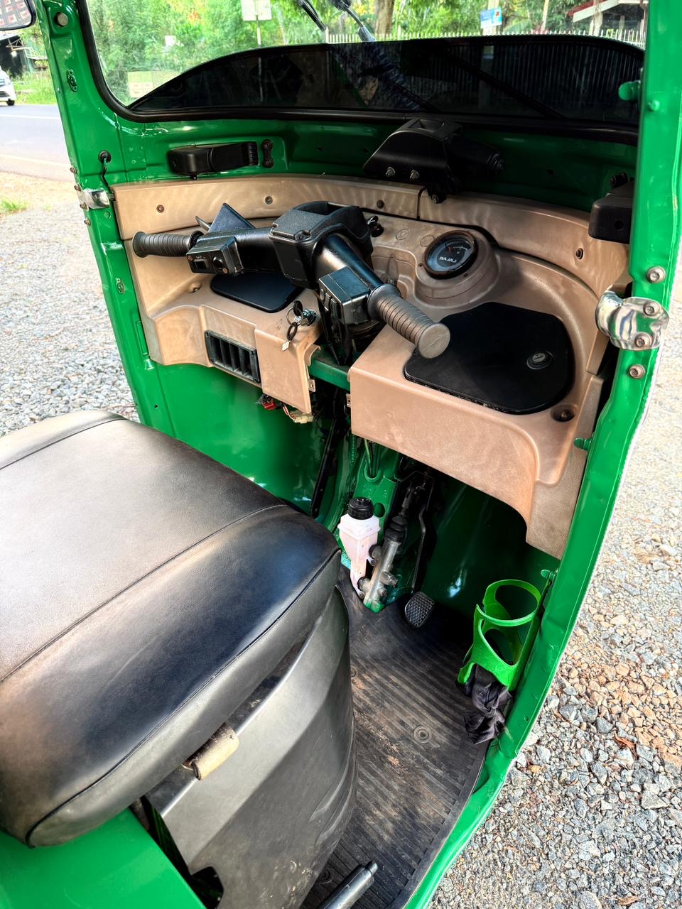 Bajaj Three Wheel 2016 - பயன்படுத்தப்பட்டது முச்சக்கர வண்டி sale in Sri Lanka - patpat.lk