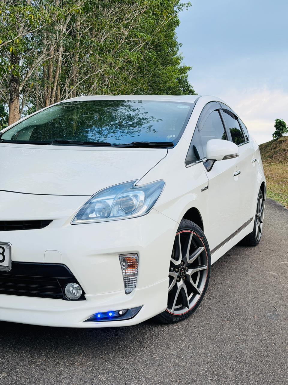 Toyota Prius 2012 - භාවිතා කරන ලද කාර් sale in Sri Lanka - patpat.lk