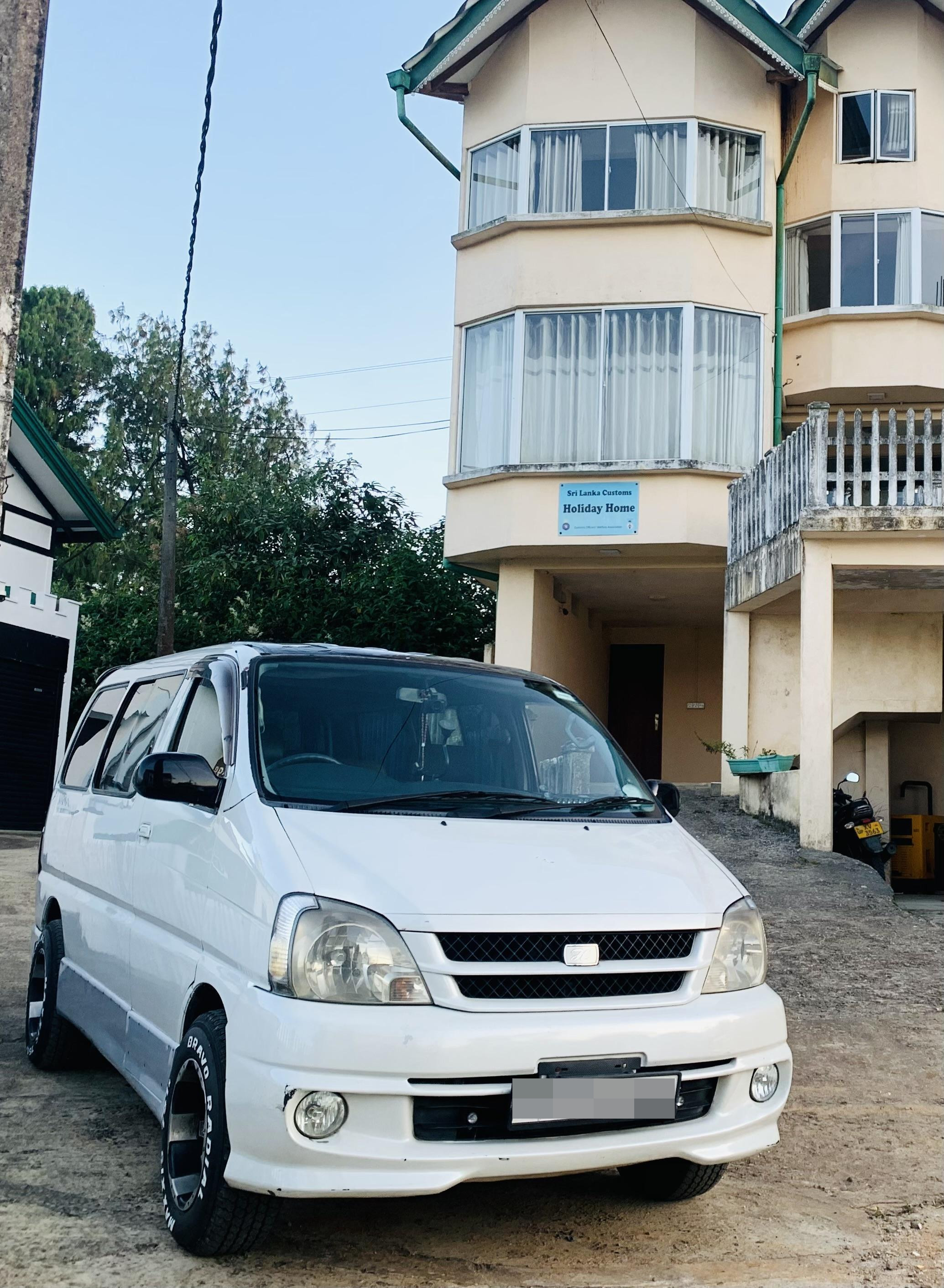 Toyota Regius 1998 - பயன்படுத்தப்பட்டது வேன் sale in Sri Lanka - patpat.lk