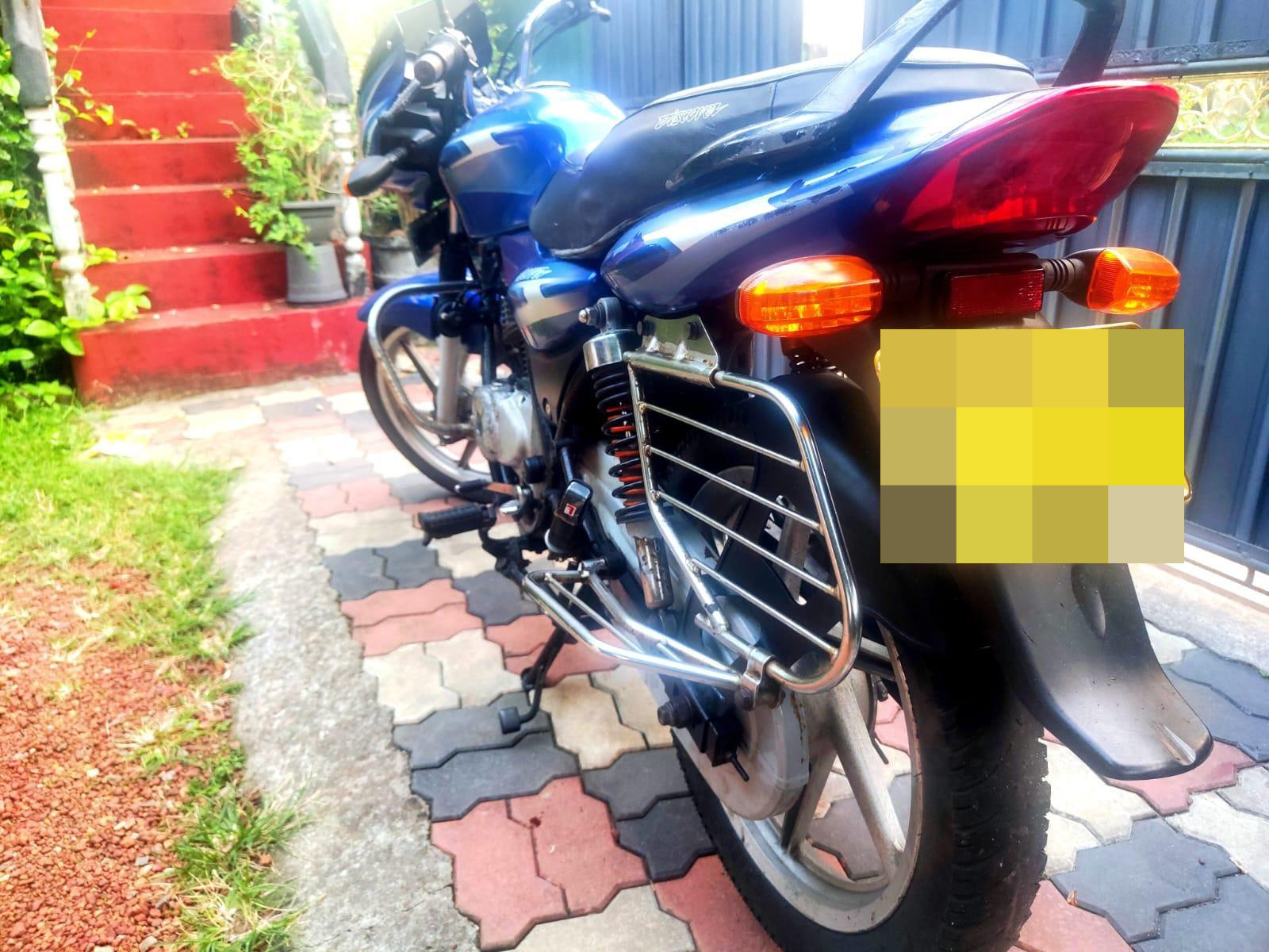 Bajaj Discover 2006 - භාවිතා කරන ලද බයිසිකලය sale in Sri Lanka - patpat.lk
