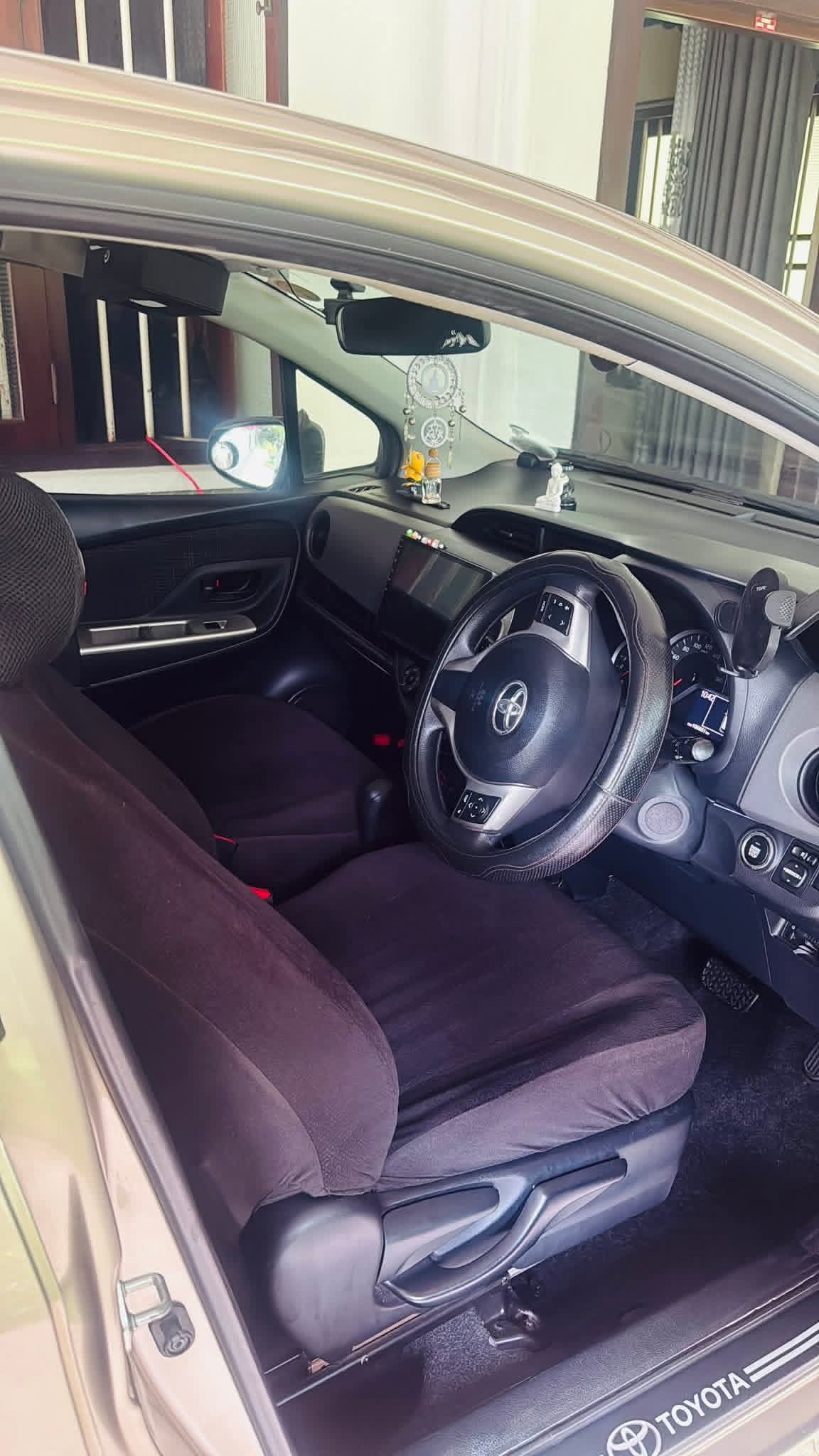 Toyota Vitz 2016 - பயன்படுத்தப்பட்டது கார் sale in Sri Lanka - patpat.lk