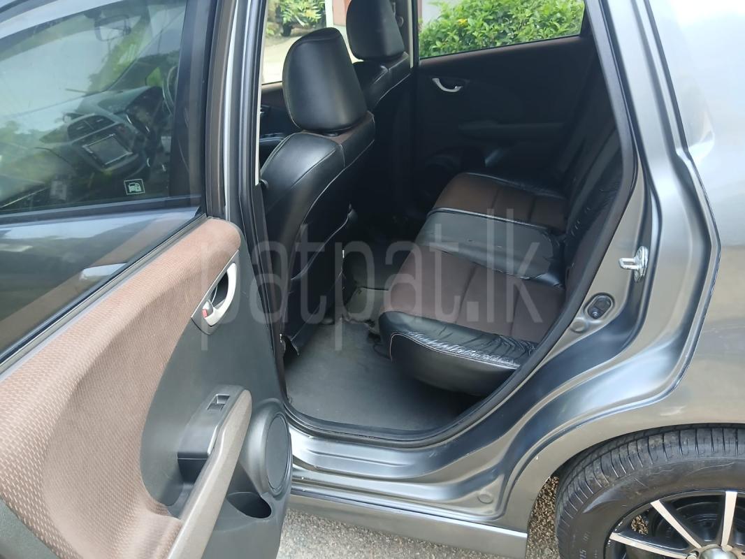 Honda Fit 2012 - பயன்படுத்தப்பட்டது கார் sale in Sri Lanka - patpat.lk