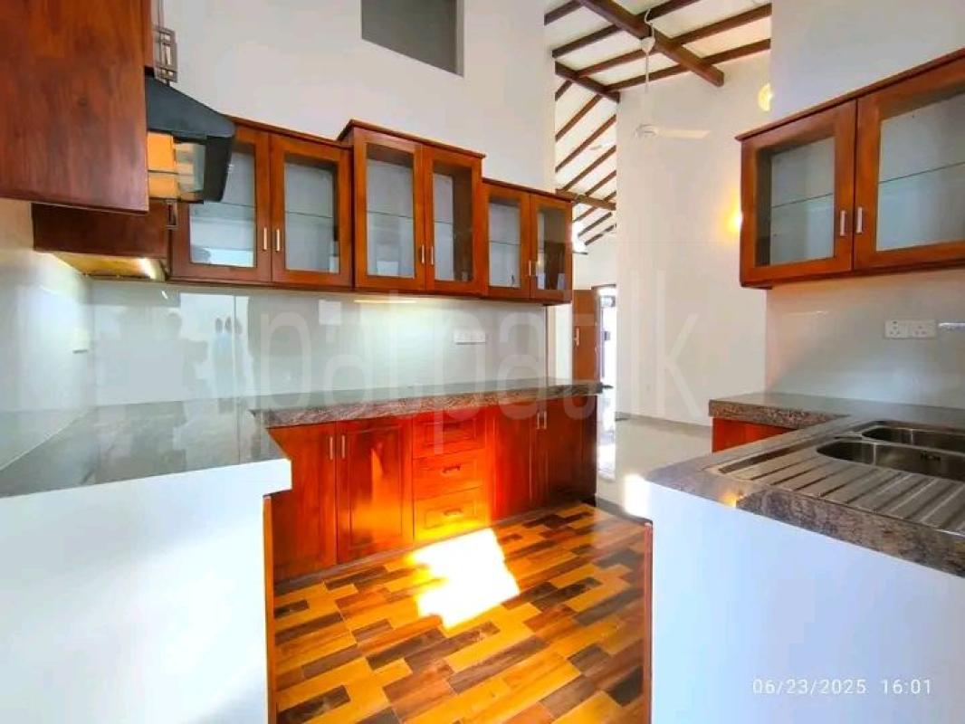 House for Sale in Athurugiriya