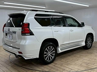 Toyota Land Cruiser Prado 2017 - Used SUV sale in Sri Lanka - patpat.lk