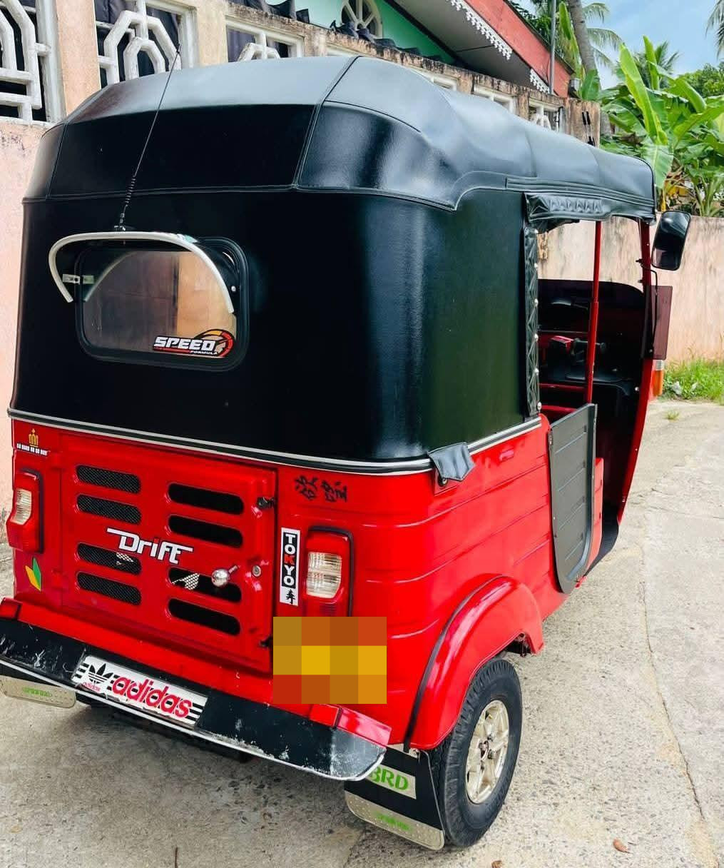 Bajaj Three Wheel 2011 - Used Three wheeler sale in Sri Lanka - patpat.lk