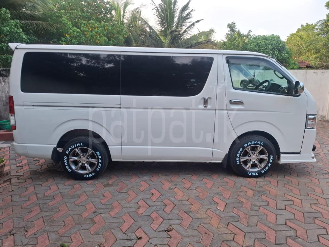 Toyota Hiace 2007 - பயன்படுத்தப்பட்டது வேன் sale in Sri Lanka - patpat.lk