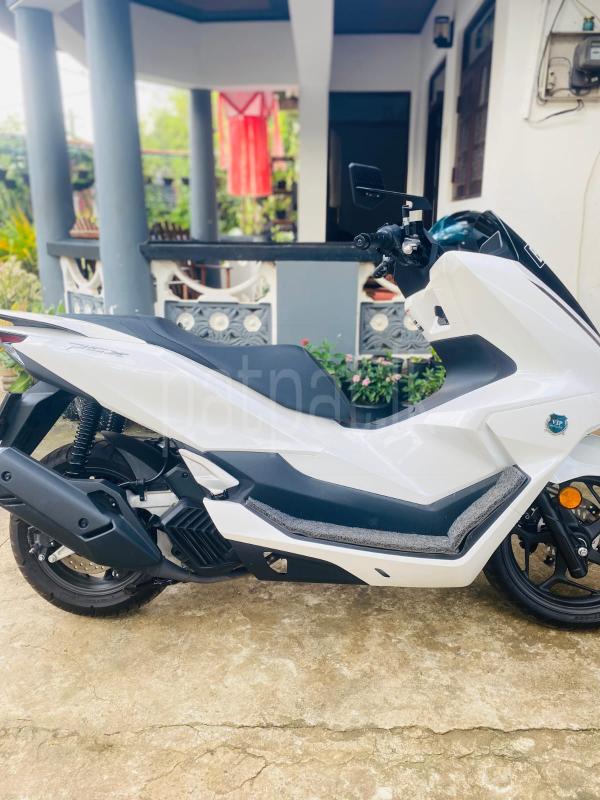 Honda PCX 2025 - பயன்படுத்தப்பட்டது பைக் sale in Sri Lanka - patpat.lk