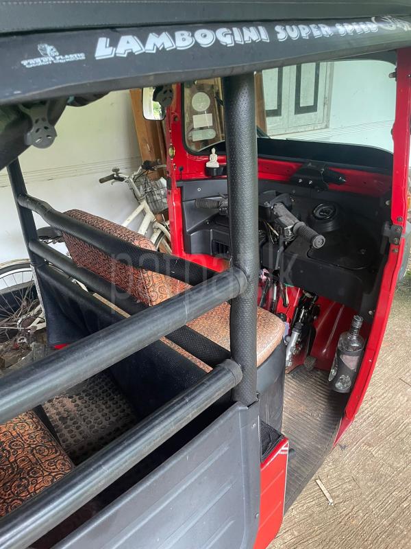 Bajaj Three Wheel 2018 - பயன்படுத்தப்பட்டது முச்சக்கர வண்டி sale in Sri Lanka - patpat.lk