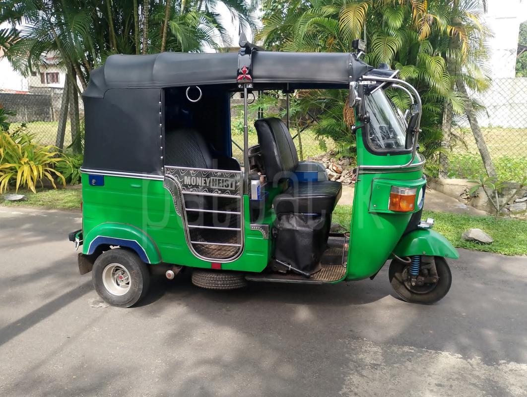 Bajaj Three Wheel 2011 - භාවිතා කරන ලද ත්‍රිරෝද රථය sale in Sri Lanka - patpat.lk