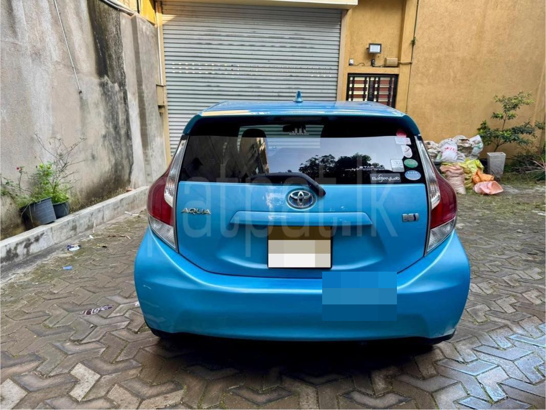 Toyota Aqua 2015 - பயன்படுத்தப்பட்டது கார் sale in Sri Lanka - patpat.lk